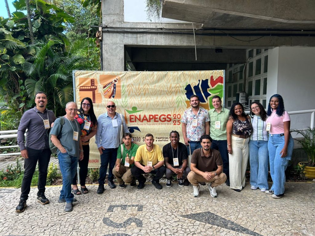 Integrantes do Programa de Ensino, Pesquisa e Extensão em Desenvolvimento, Território e Políticas Públicas (Pepedt/UFRRJ) durante o Encontro Nacional de Pesquisadores em Gestão Social, realizado na Universidade Federal da Bahia
